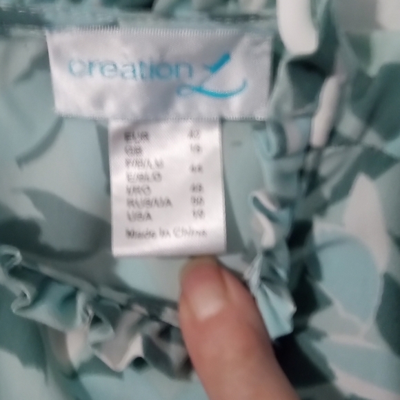 Green and White Relaxed Blouse with Peter Pan Collar - Picture 3 of 5